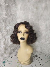 Load image into Gallery viewer, **Ready to ship chestnut brown 20s bob
