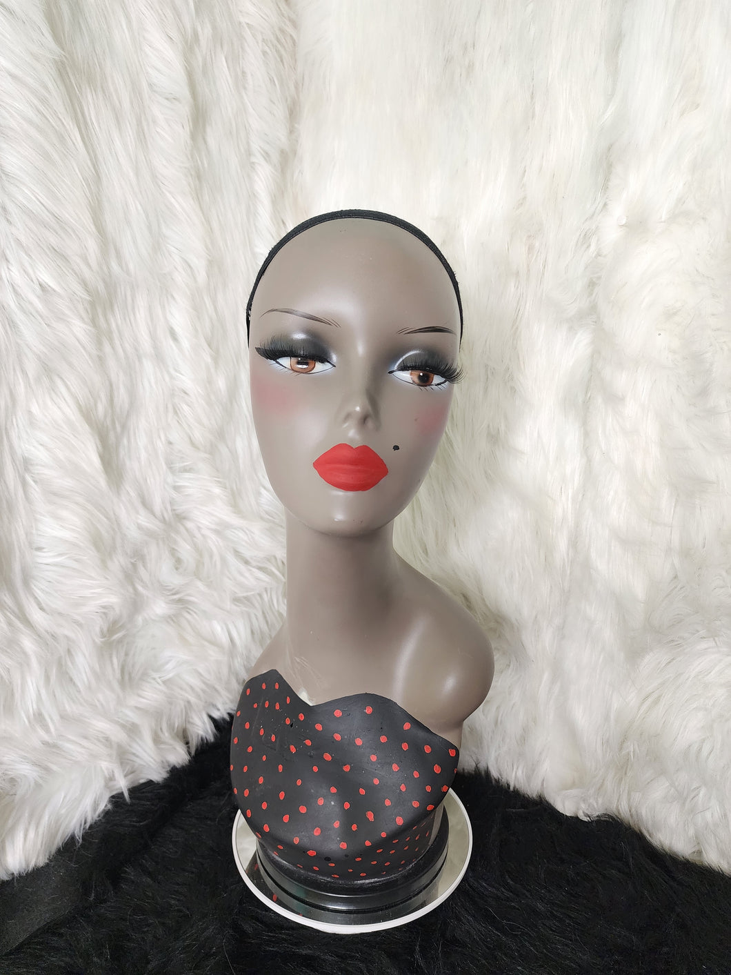 Grey mannequin head