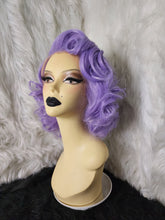 Load image into Gallery viewer, Mannequin head
