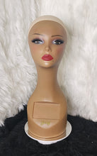 Load image into Gallery viewer, Mannequin head
